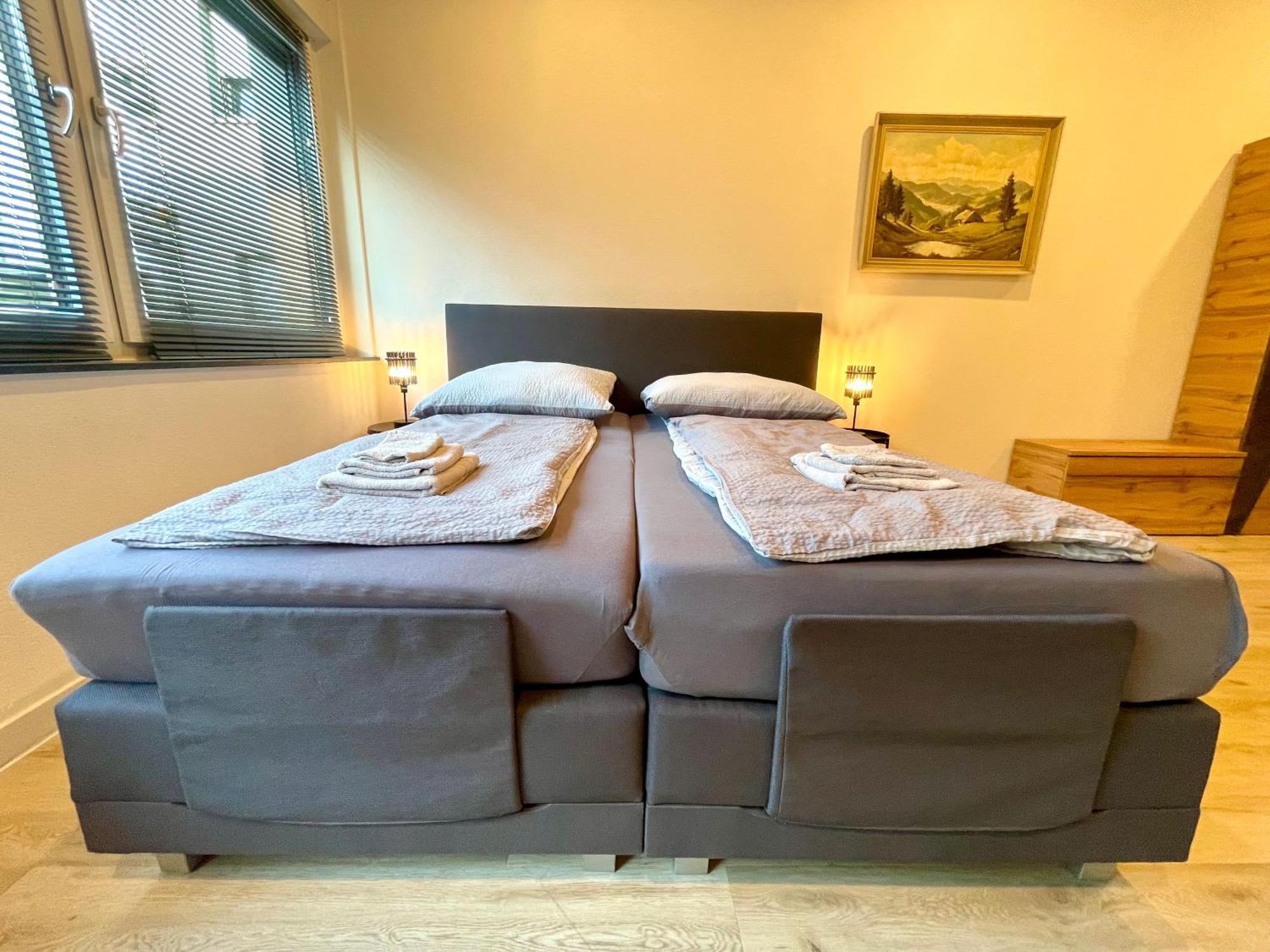 Neu Schwarzwald Zimmer Am Schloessle Goldstadt Pforzheim Eksteriør billede
